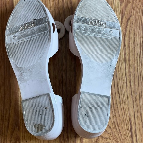 Mini Mellisa + Vitorino Campos Light Pink Patent Leather Bow Sandals. - Picture 5 of 8